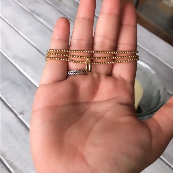 Beaded bracelets with puka shell - Picture 2 of 2